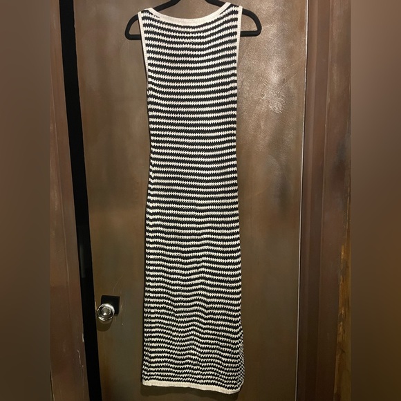 Abercrombie & Fitch Black and White Knit Maxi Dress - Picture 4 of 4